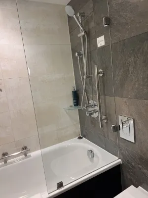 DoubleTree by Hilton London Victoria Rooms Photos