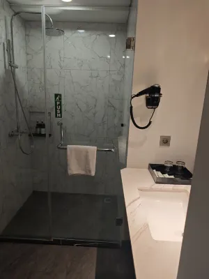 The 1O1 Jakarta Airport Cbc Kamar Photos