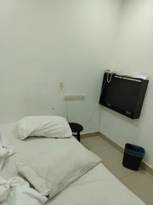 YY48 Hotel 2 Mins Walk from Masjid Jamek LRT Station Rooms Photos