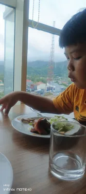 Fox Hotel Gorontalo Makanan Photos