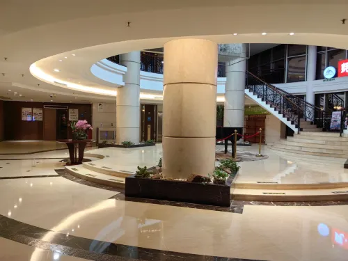 Poly Hotel Khu vực công cộng Photos
