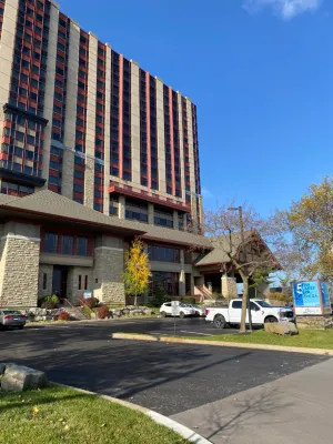 DoubleTree Fallsview Resort & Spa by Hilton - Niagara Falls Exterior Photos