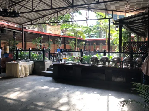 Hotel Buddha Photos