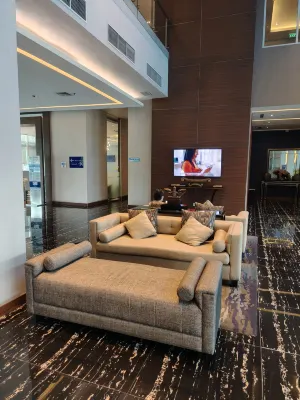 Holiday Inn Express Jakarta International Expo Espaces publics Photos