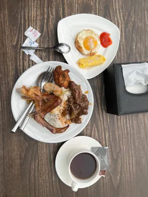 Grand City Hall Hotel Makanan Photos