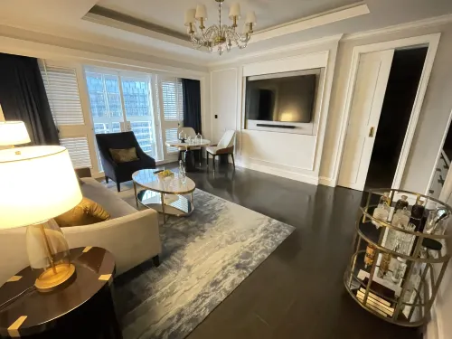 The St. Regis Jakarta Kamar Photos