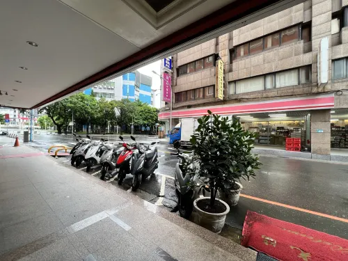 MRT Hotel À proximité de l'hôtel Photos