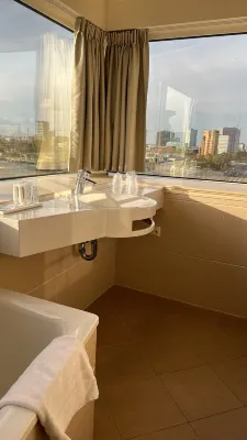 XO Hotels Blue Tower Photos