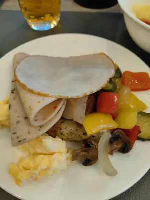 H4 Hotel Hannover Messe Dining Photos
