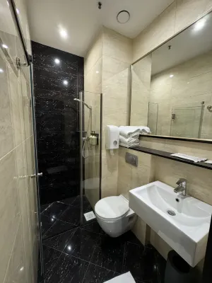 V Hotel Lavender Kamar Photos