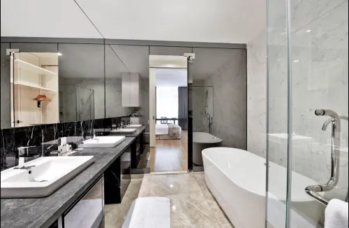 THE FACE Suites Hotel Kamar Photos