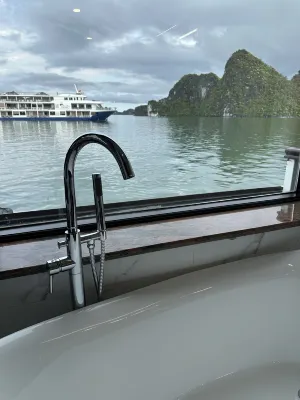 Dora Cruise Рядом с отелем Photos