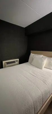 Days Inn by Wyndham Toronto West Mississauga Rooms Photos