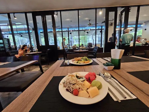 Cross Vibe Bangkok Sukhumvit Restauration Photos