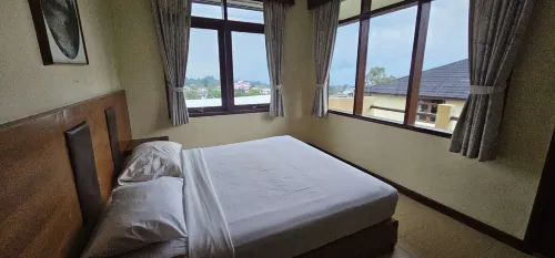 The Jayakarta Cisarua Inn & Villas Kamar Photos