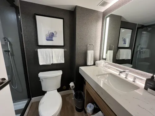 Sheraton Gateway Hotel in Toronto International Airport Phòng Photos