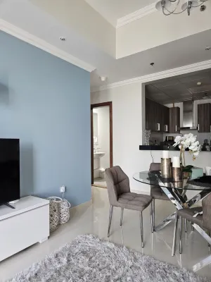 Dunya Tower · Downtown Luxury · 5 Min Walk to Dubai Mall! Photos