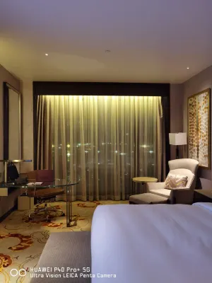 Sheraton Manila Hotel at Newport World Resorts Rooms Photos
