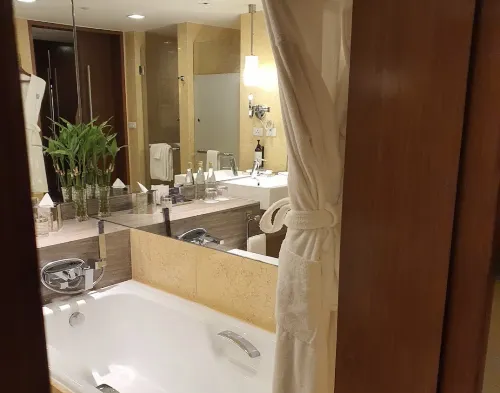 Fairmont Makati Kamar Photos