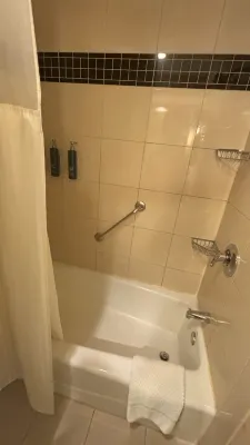 Hilton Chicago O'Hare Airport Rooms Photos