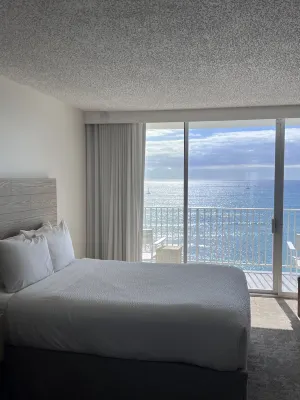 Alohilani Resort Waikiki Beach Kamar Photos
