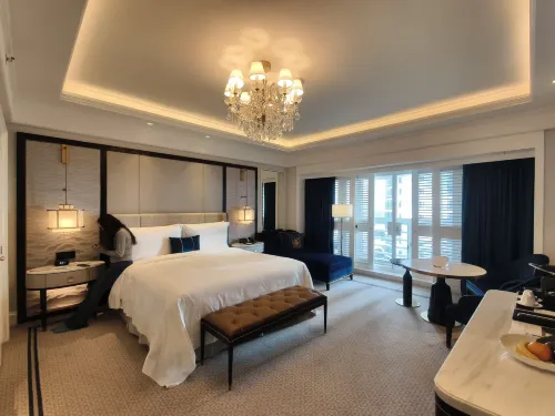 The St. Regis Jakarta Kamar Photos