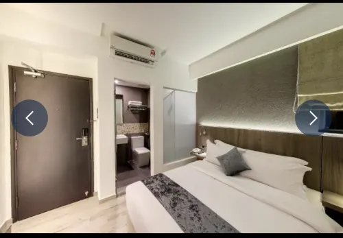 Flora by Crossroads Hotel Zimmer Photos