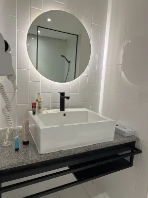 Crystal Crown Hotel JB Kamar Photos