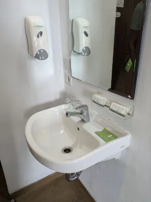 Whiz Prime Hotel Basuki Rahmat Malang Kamar Photos