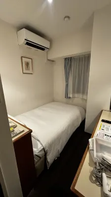 Smile Hotel Kitaasaka Kamar Photos