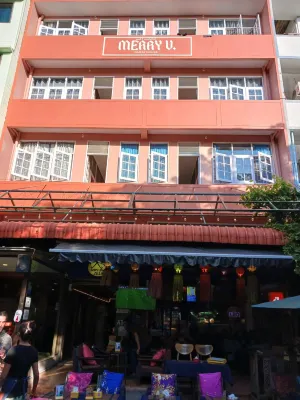 Merry V. Guesthouse Ngoại thất Photos