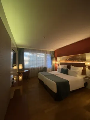 Leonardo Hotel Zurich Airport Rooms Photos