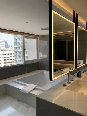 Maison Hotel Bangkok Kamar Photos