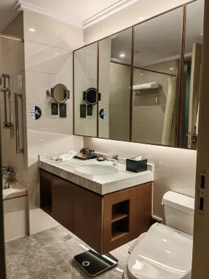 Somerset Emerald City Camere Photos