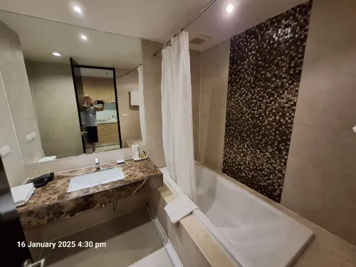 Yarra Ocean Suites Danang Rooms Photos