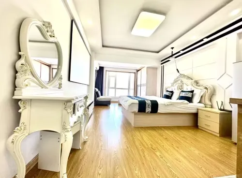 Yanji Aiya Movie Viewing Apartment Kamar Photos