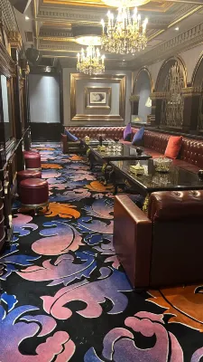 Waiting Hotel (Shanghai Bund Nanjing East Road Pedestrian Street) Public Areas Photos