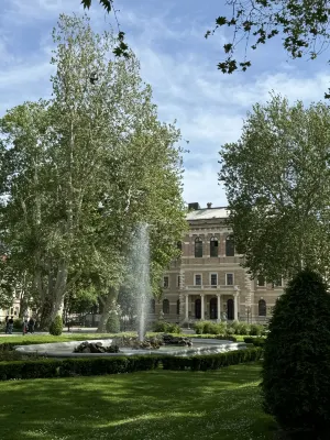 Hotel Laguna Zagreb Рядом с отелем Photos