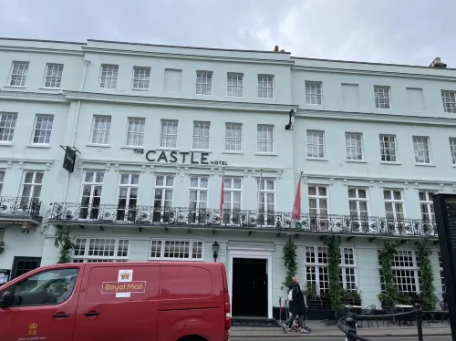 Castle Hotel Windsor Exterior Photos