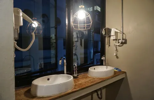 Monomer Hostel Bangkok Phòng Photos