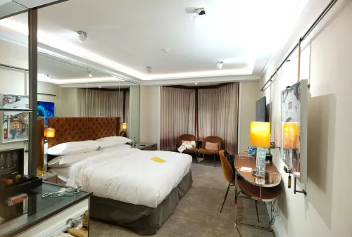 The Athenaeum Hotel & Residences Camere Photos