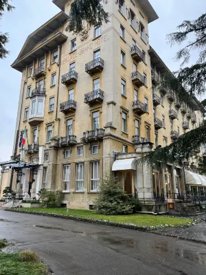 Palace Grand Hotel Varese Exterior Photos