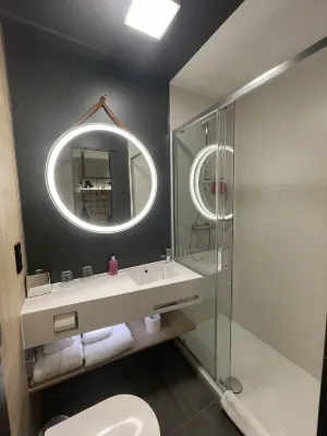 Moxy Edinburgh Fountainbridge Zimmer Photos