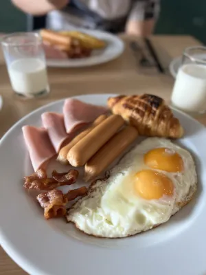 LawinTa Hotel Pattaya Dining Photos