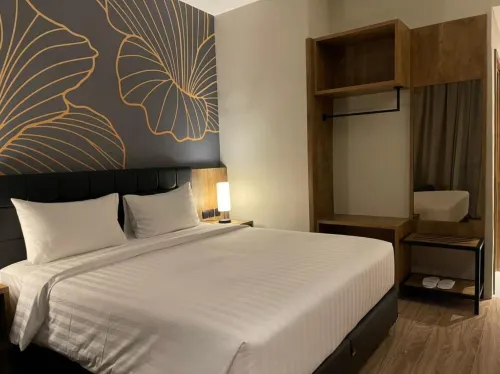 The Royale Krakatau Hotel Kamar Photos