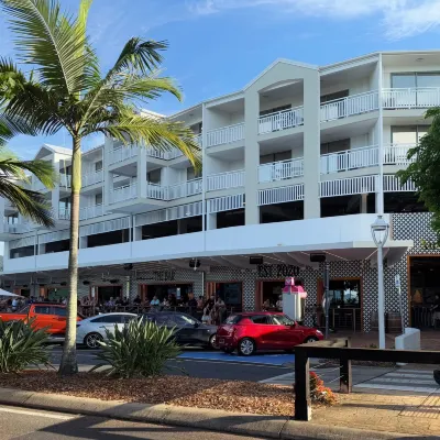 Airlie Beach Hotel Exterior Photos