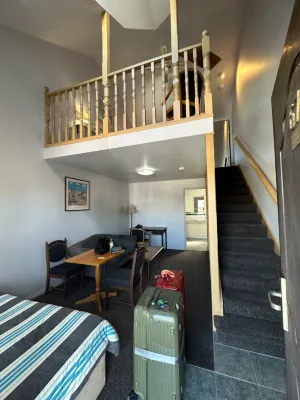 Best Western Plus the Tudor-Box Hill Rooms Photos