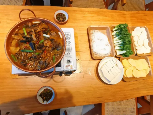 醒在山野｜日照金山·雪山觀景民宿 餐飲 Photos