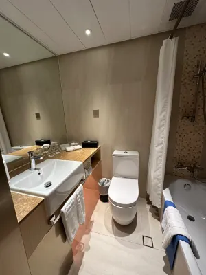 B P International Kamar Photos