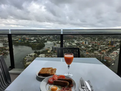 Mantra Circle on Cavill Surfers Paradise Photos